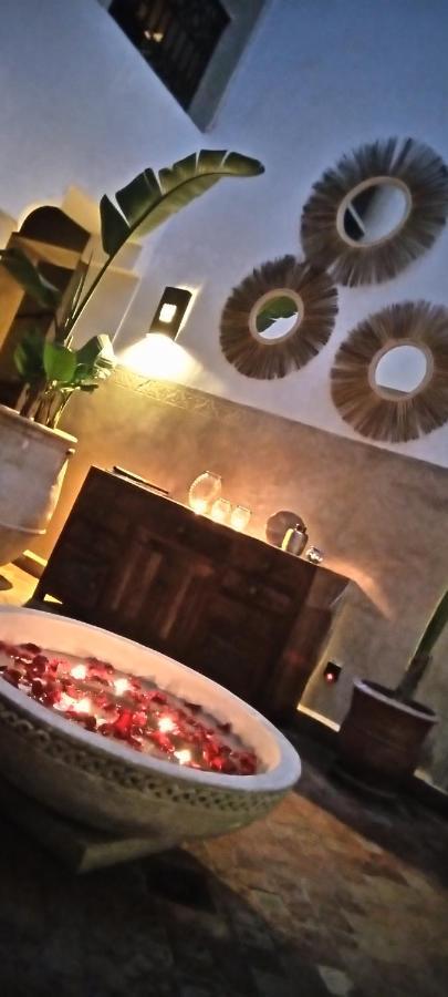 Magnifique Riad dans la médina Marrakesh Exterior foto