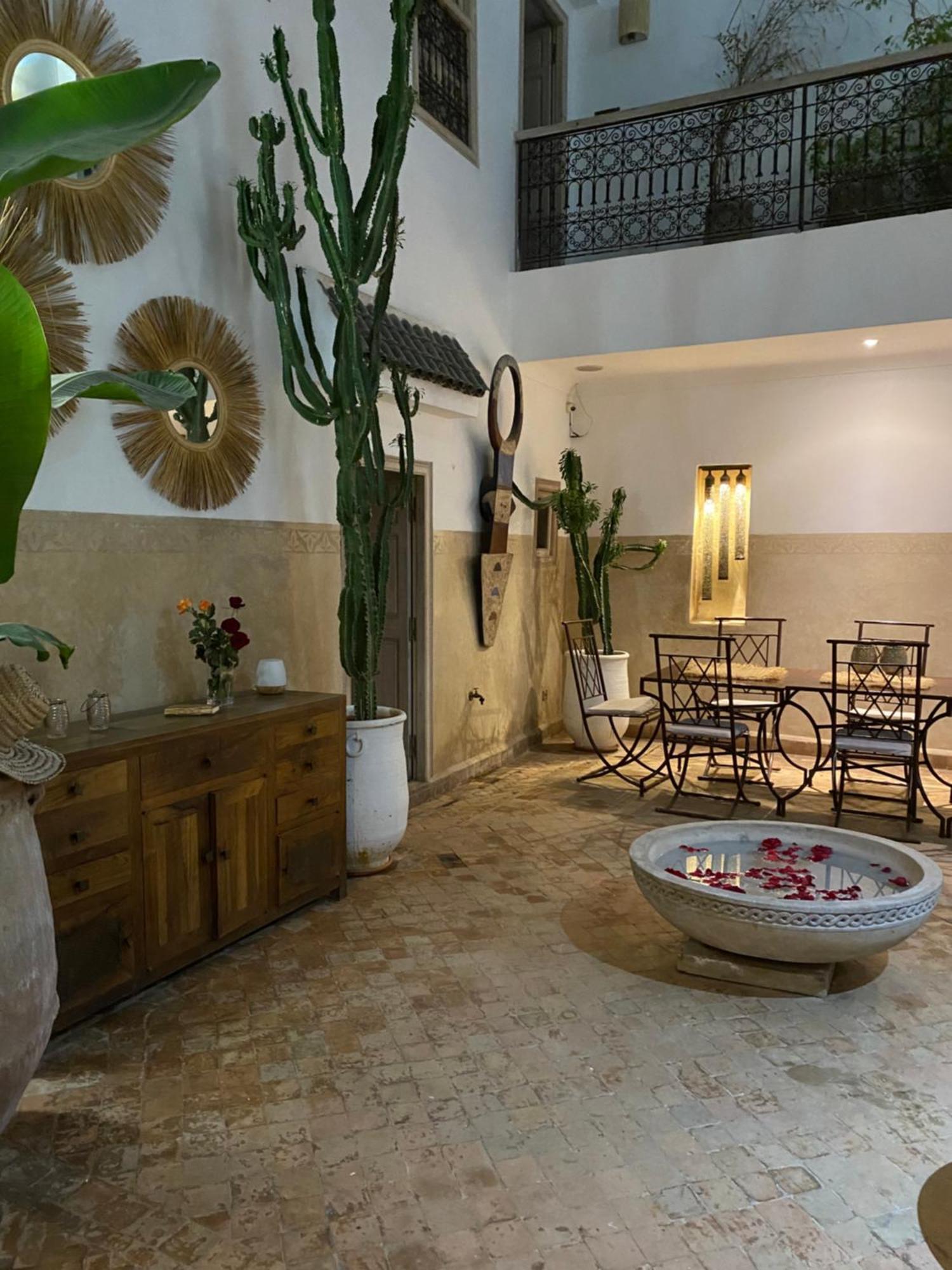 Magnifique Riad dans la médina Marrakesh Exterior foto